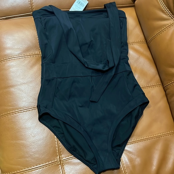 NWT Boden Santorini Halterneck Swimsuit Black.sz 8RHot deal🔥 - Picture 5 of 9